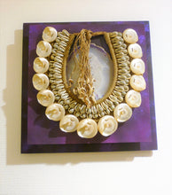 Charger l'image dans la galerie, Tableau lumineux , collier Tolai violet
